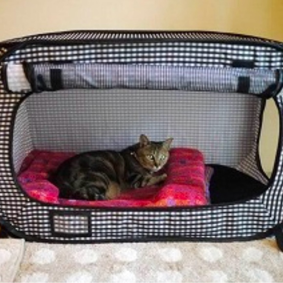 Portable pop up dog/ cat house - Picture 3 of 4